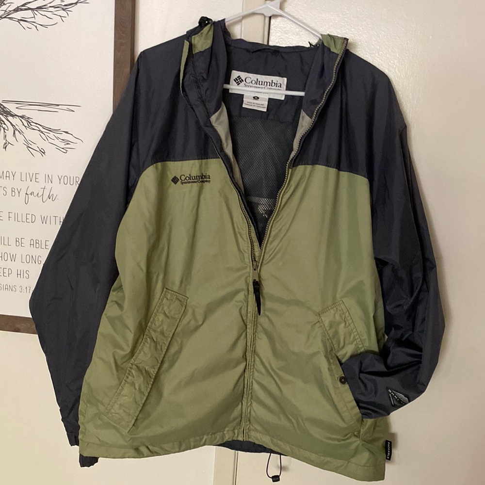 Columbia rain jacket (men’s M)